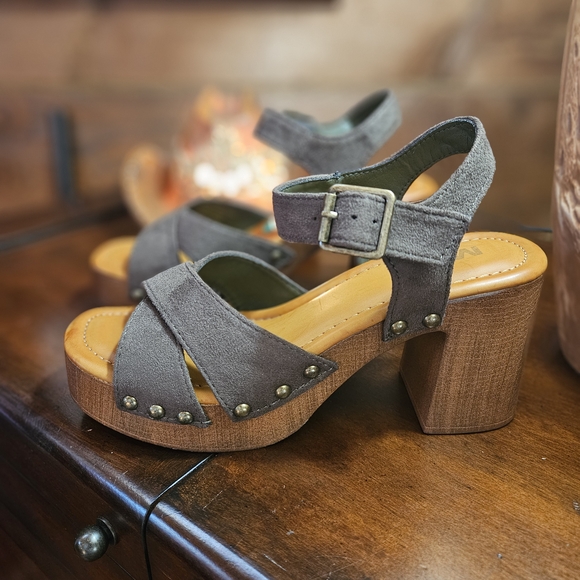 Olive Green Platform Clog Sandals - Picture 2 of 7